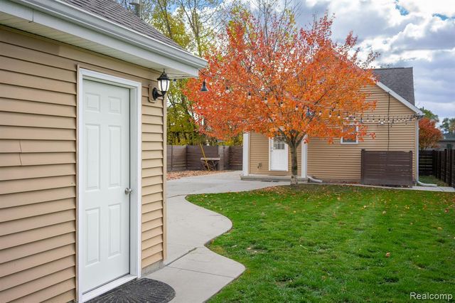 17921 Oakdale Street, Roseville, MI 48066