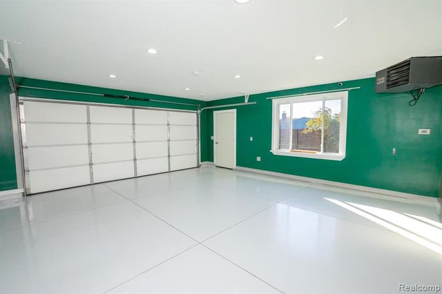 17921 Oakdale Street, Roseville, MI 48066