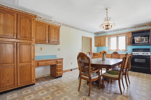 63 Kienia Road B, Hudson, NH 03051