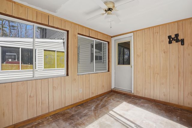 63 Kienia Road B, Hudson, NH 03051