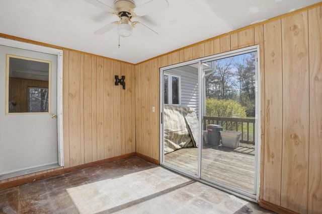 63 Kienia Road B, Hudson, NH 03051