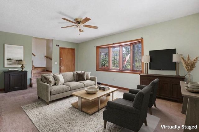 63 Kienia Road B, Hudson, NH 03051