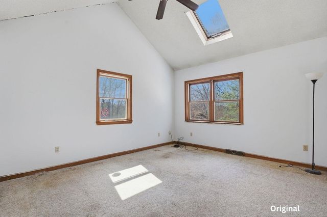 63 Kienia Road B, Hudson, NH 03051