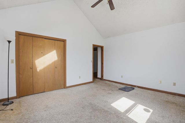63 Kienia Road B, Hudson, NH 03051