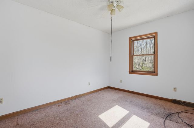 63 Kienia Road B, Hudson, NH 03051