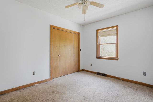 63 Kienia Road B, Hudson, NH 03051