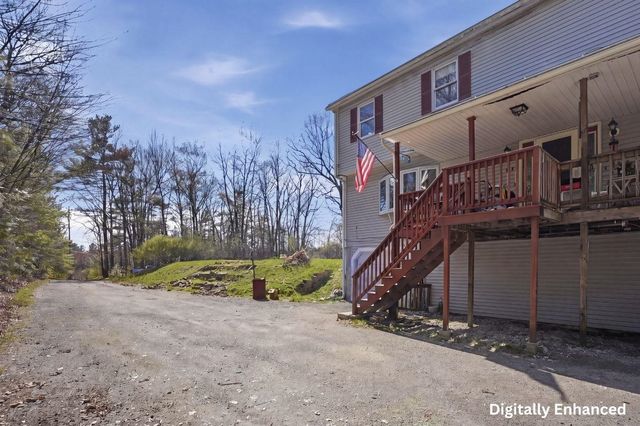 63 Kienia Road B, Hudson, NH 03051