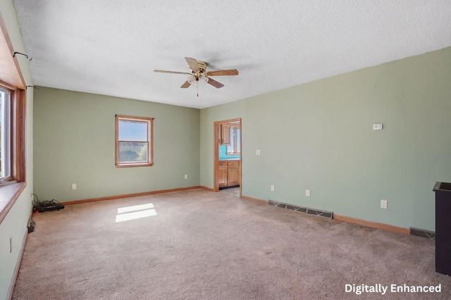 63 Kienia Road B, Hudson, NH 03051