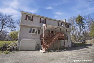 63 Kienia Road B, Hudson, NH 03051
