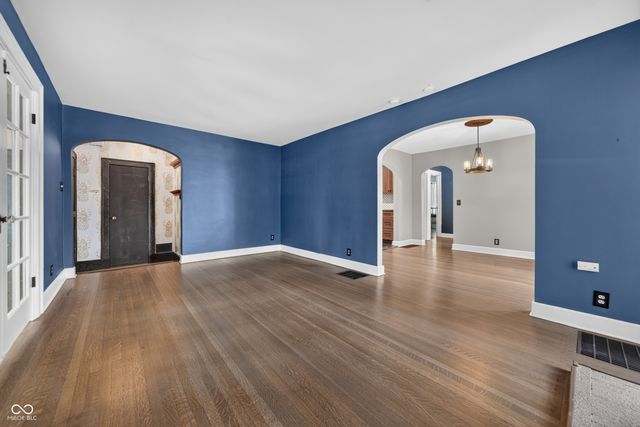 6448 Broadway Street, Indianapolis, IN 46220