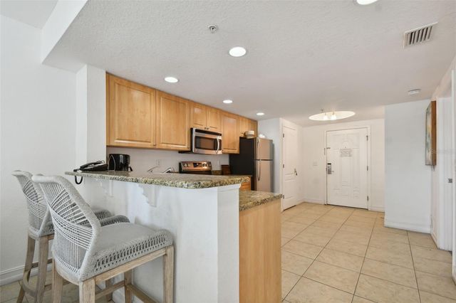 11605 GULF BOULEVARD 208, Treasure Island, FL 33706