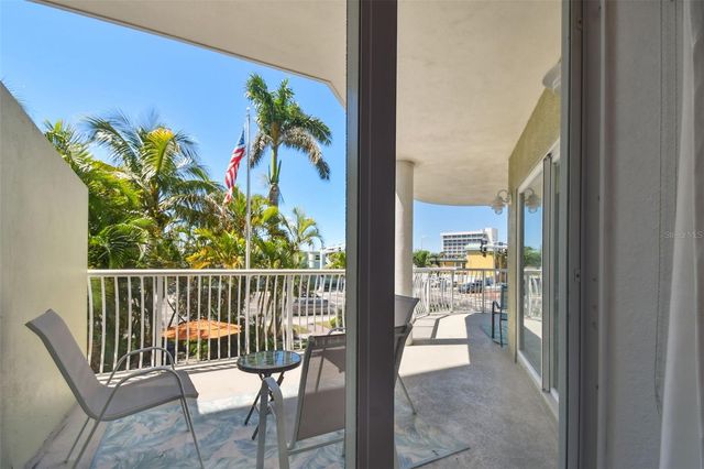 11605 GULF BOULEVARD 208, Treasure Island, FL 33706