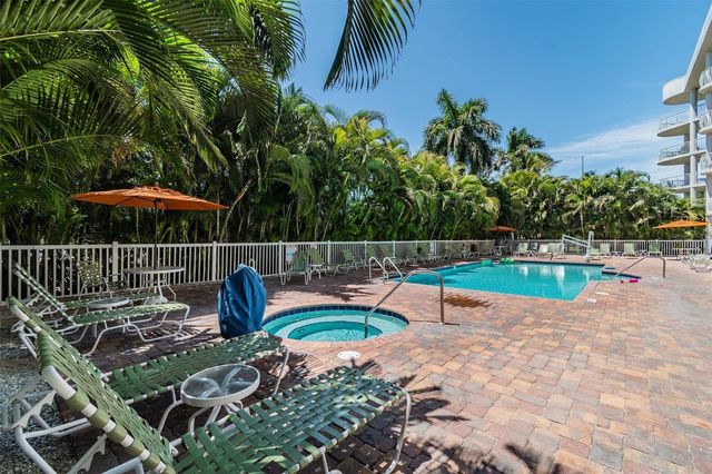 11605 GULF BOULEVARD 208, Treasure Island, FL 33706