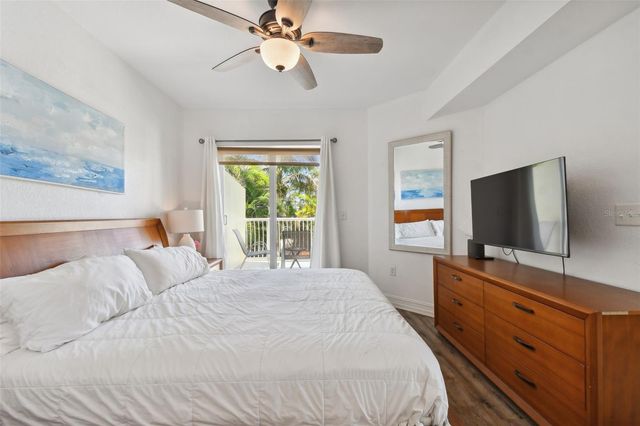 11605 GULF BOULEVARD 208, Treasure Island, FL 33706