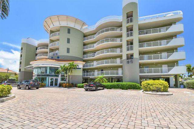 11605 GULF BOULEVARD 208, Treasure Island, FL 33706