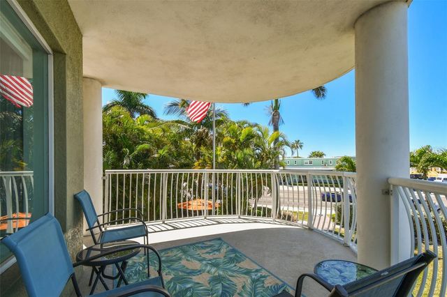11605 GULF BOULEVARD 208, Treasure Island, FL 33706