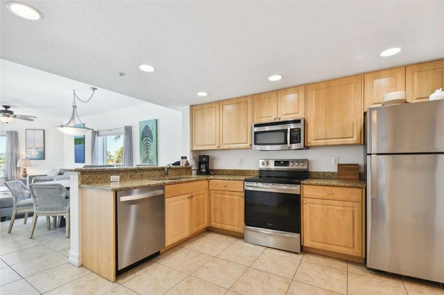 11605 GULF BOULEVARD 208, Treasure Island, FL 33706