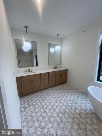 7519 R RIDGE AVENUE 301 #302, Philadelphia, PA 19128