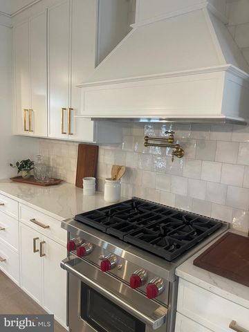 7519 R RIDGE AVENUE 301 #302, Philadelphia, PA 19128