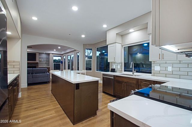 11146 E RUNNING DEER Trail, Scottsdale, AZ 85262