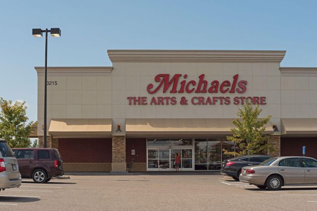 2430 Jewel Lane N, Plymouth, MN 55447