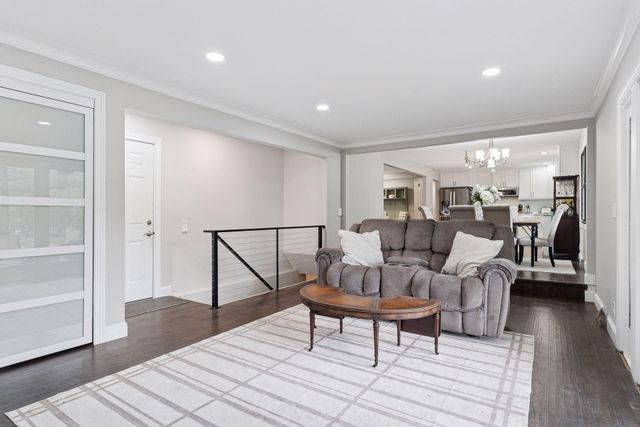 2430 Jewel Lane N, Plymouth, MN 55447