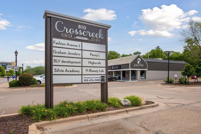 2430 Jewel Lane N, Plymouth, MN 55447