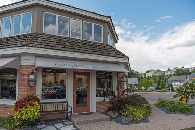 2430 Jewel Lane N, Plymouth, MN 55447