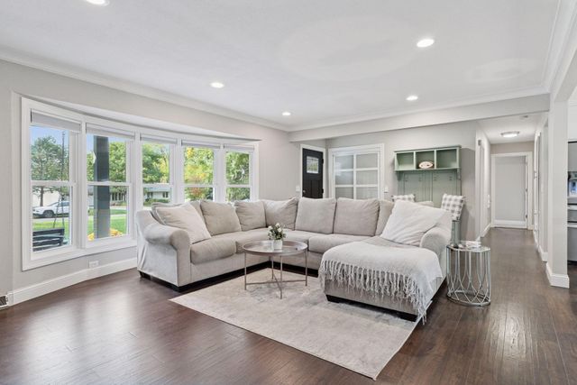 2430 Jewel Lane N, Plymouth, MN 55447