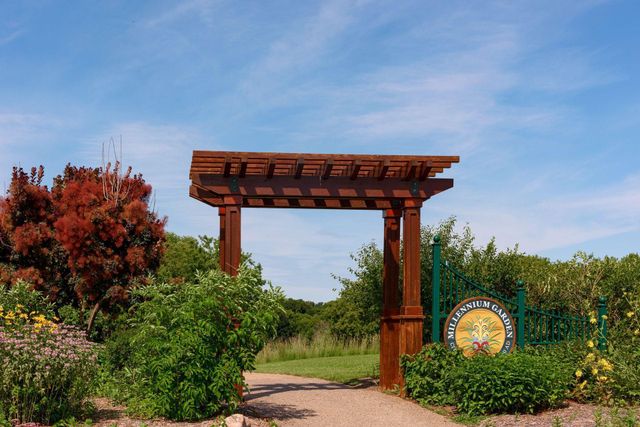 2430 Jewel Lane N, Plymouth, MN 55447