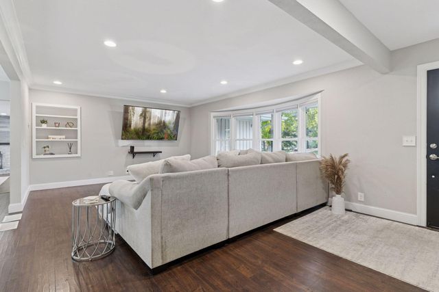 2430 Jewel Lane N, Plymouth, MN 55447