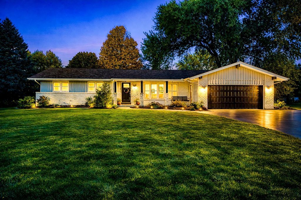 2430 Jewel Lane N, Plymouth, MN 55447