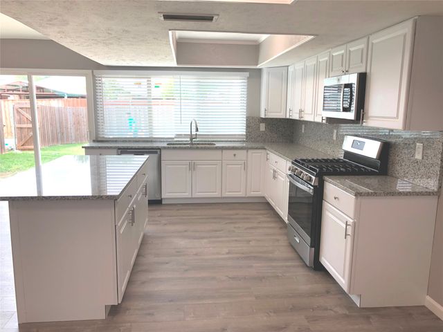 4729 Nash Drive, The Colony, TX 75056