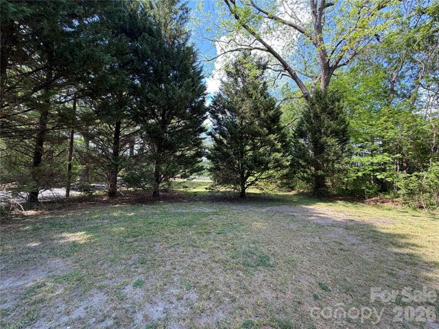1101 E Pine Street, Lincolnton, NC 28092