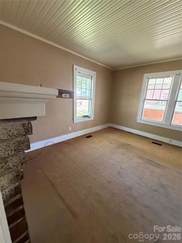 1101 E Pine Street, Lincolnton, NC 28092