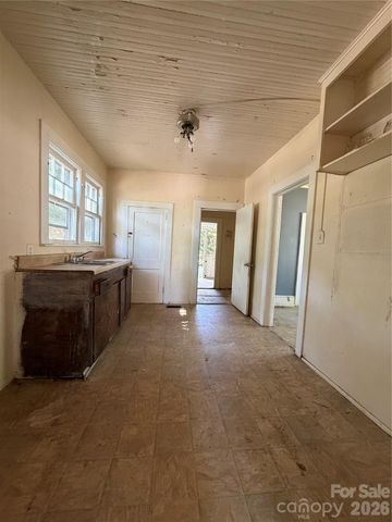 1101 E Pine Street, Lincolnton, NC 28092