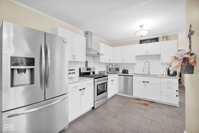 4611 E County Road 100 N, Avon, IN 46123