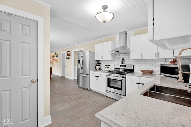 4611 E County Road 100 N, Avon, IN 46123