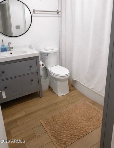 1033 W Hickory Street, Mesa, AZ 85201