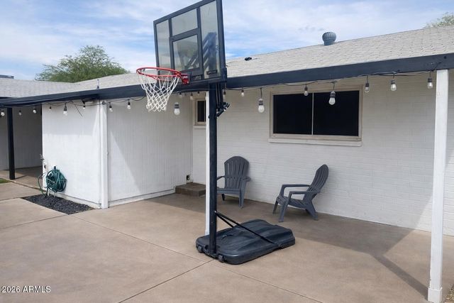 1033 W Hickory Street, Mesa, AZ 85201