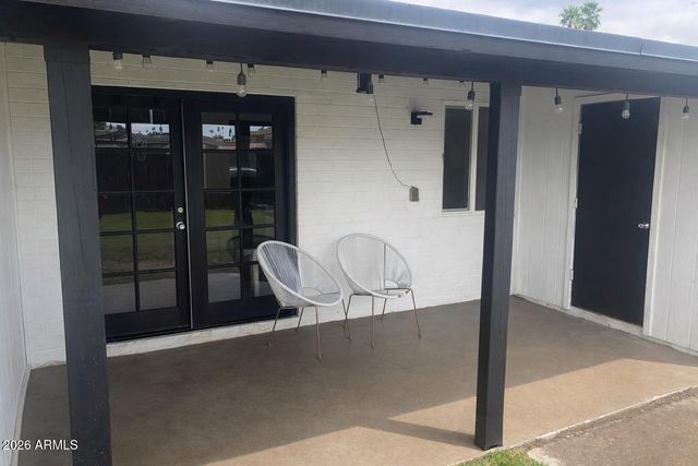 1033 W Hickory Street, Mesa, AZ 85201