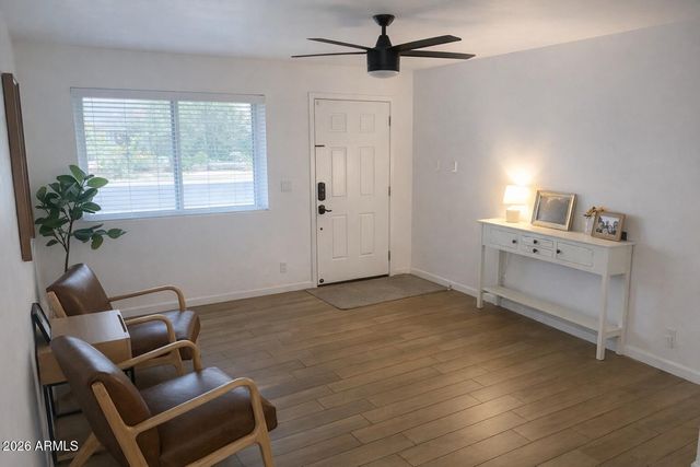 1033 W Hickory Street, Mesa, AZ 85201