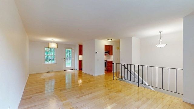 60 Wrentham Rd, Worcester, MA 01602