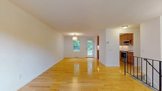 60 Wrentham Rd, Worcester, MA 01602