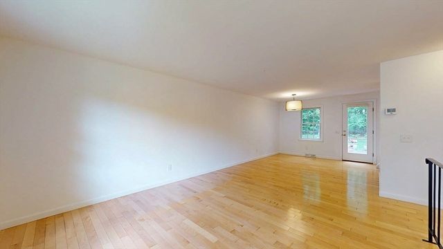 60 Wrentham Rd, Worcester, MA 01602
