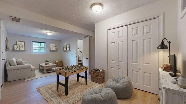 60 Wrentham Rd, Worcester, MA 01602