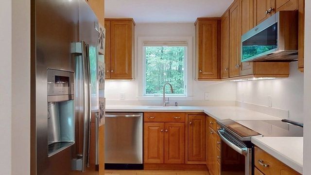 60 Wrentham Rd, Worcester, MA 01602