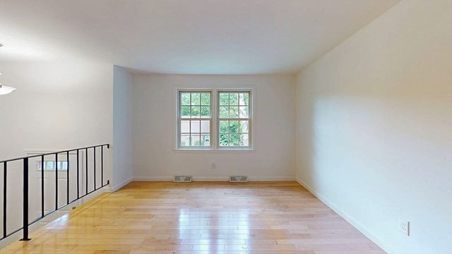 60 Wrentham Rd, Worcester, MA 01602