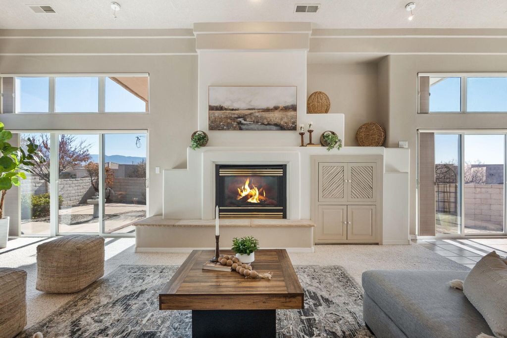 Image 11 of property listing at 4509 Miramar Drive NW, Albuquerque, NM 87114