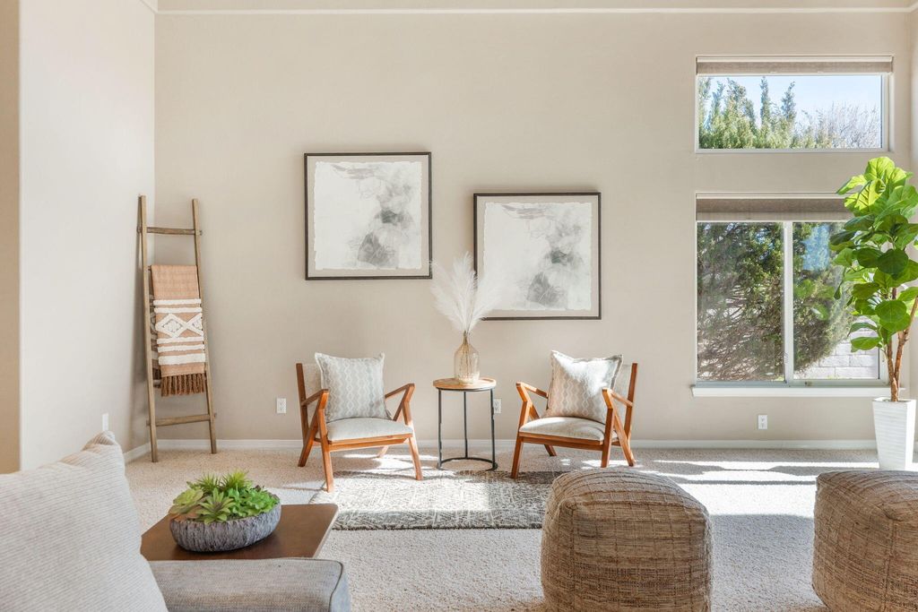 Image 12 of property listing at 4509 Miramar Drive NW, Albuquerque, NM 87114